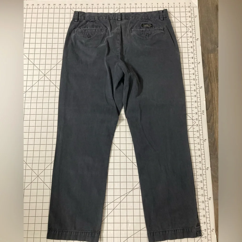 Banana Republic Men’s Size‎ 35/30 Charcoal Gray Aiden Chino Pants